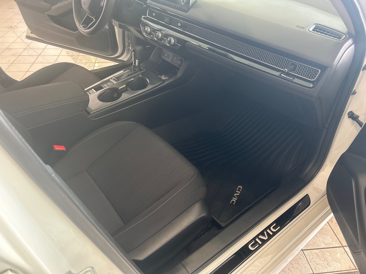 2023 Honda Civic Sedan - Image 13