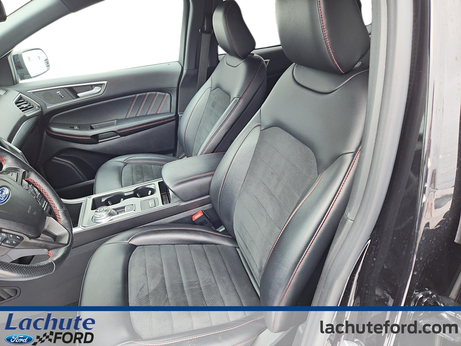 2022 Ford Edge - Image 10