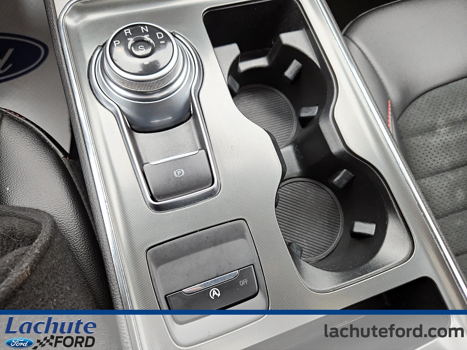 2022 Ford Edge - Image 16