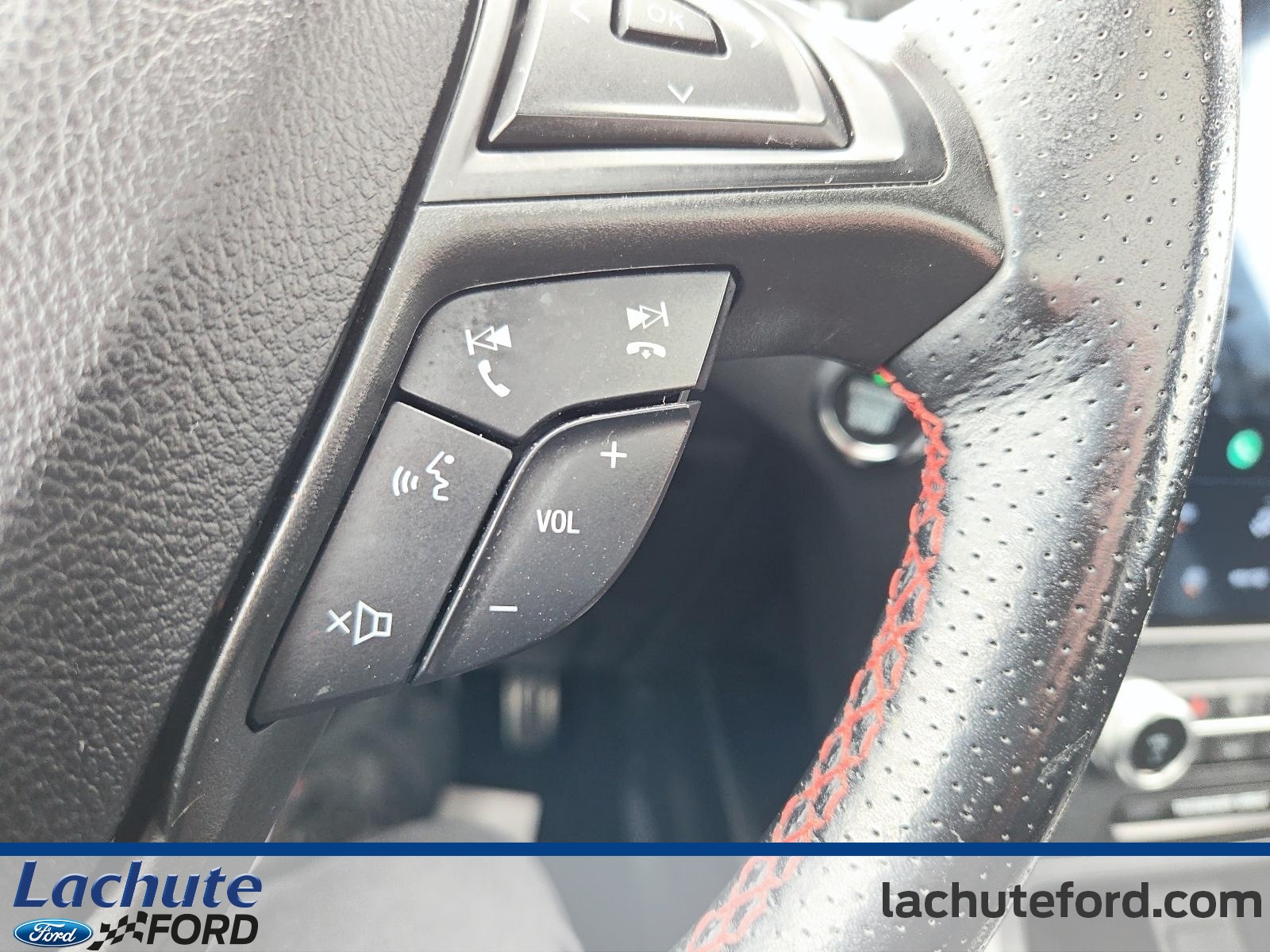 2022 Ford Edge - Image 21