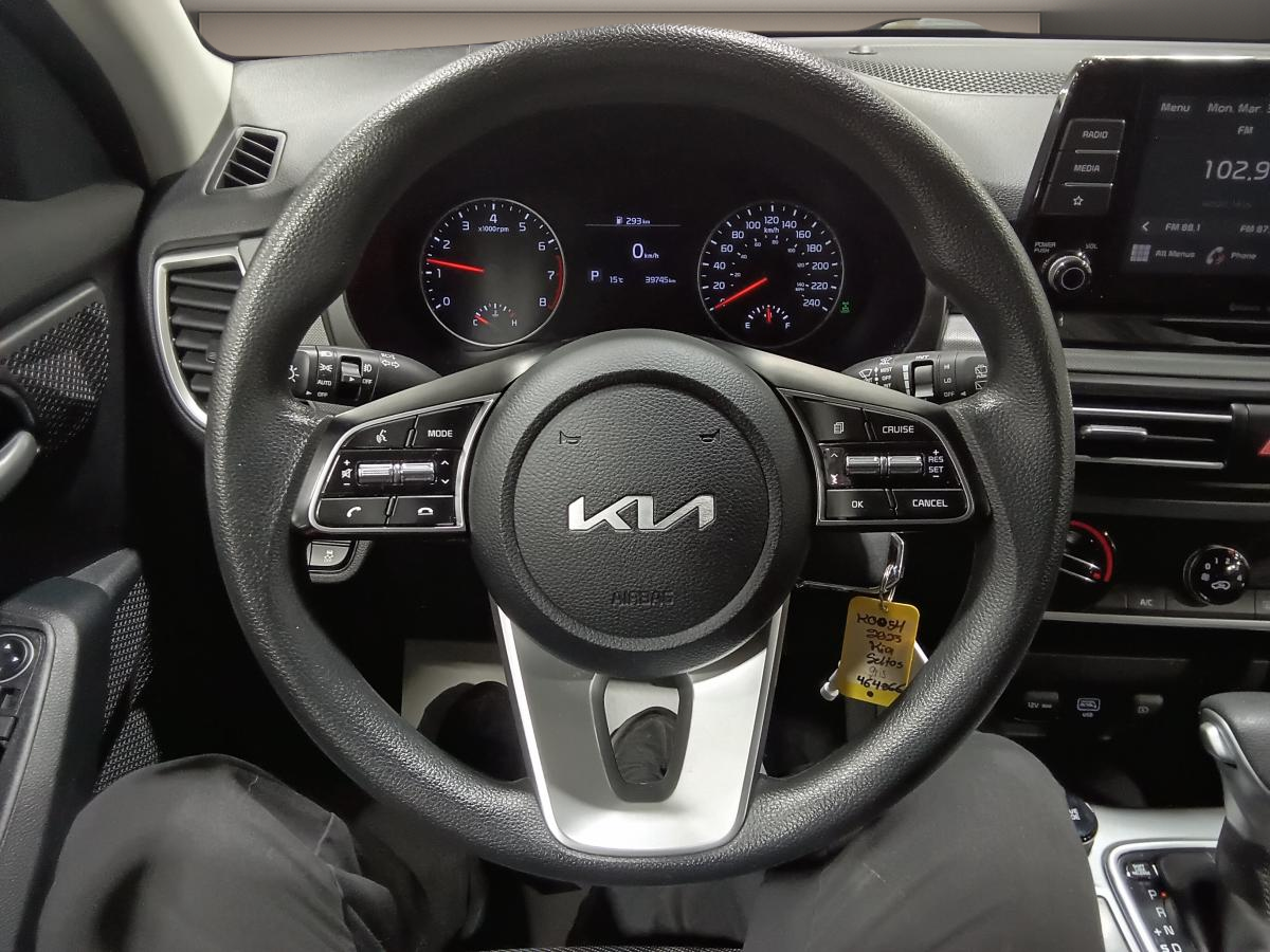 2023 Kia Seltos - Image 17