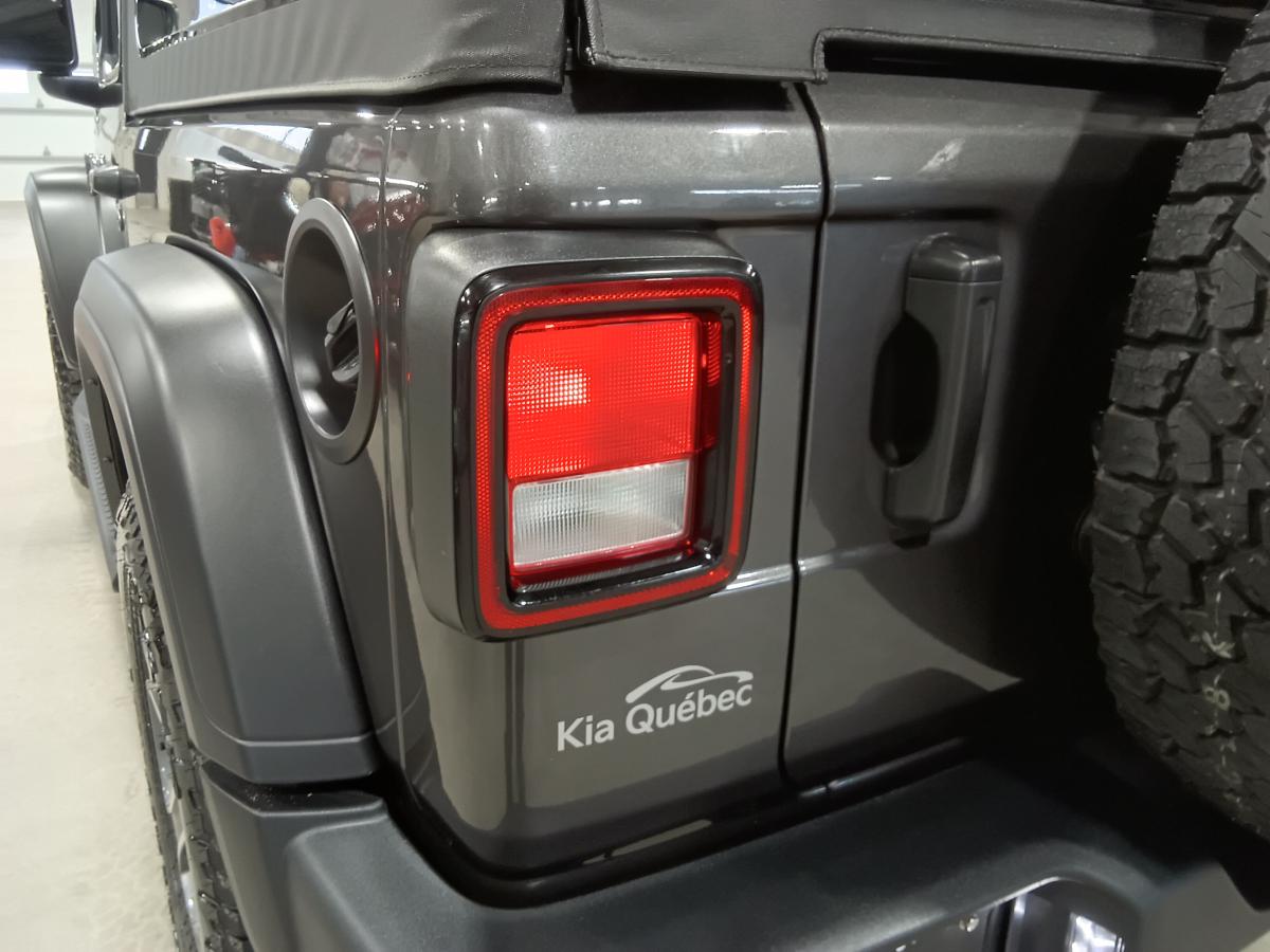 2022 Jeep Wrangler - Image 13