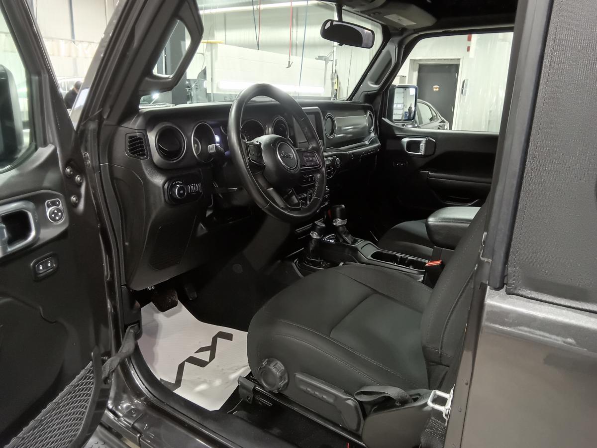 2022 Jeep Wrangler - Image 14