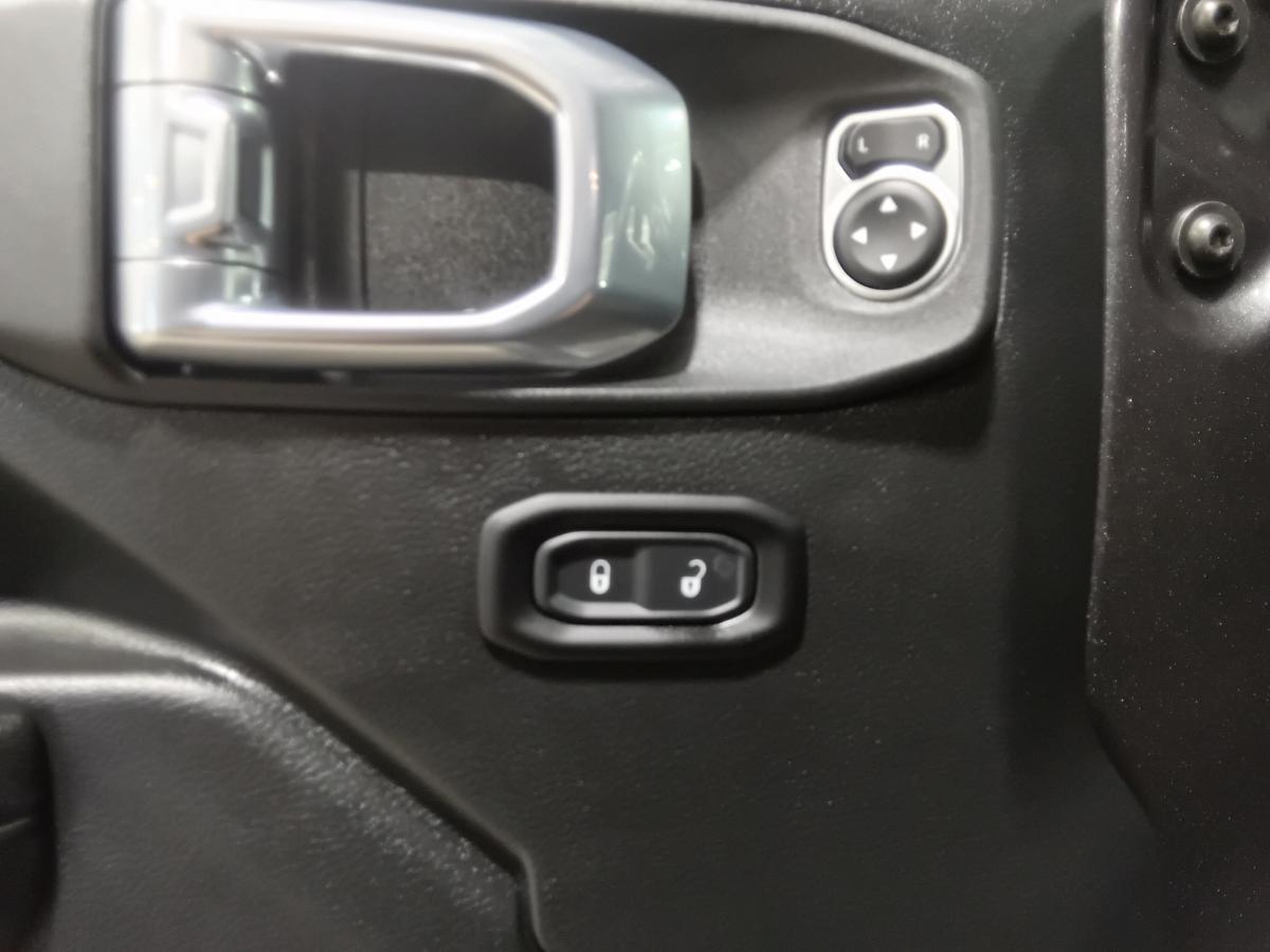 2022 Jeep Wrangler - Image 26