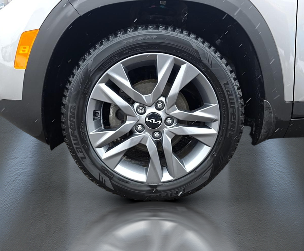 2023 Kia Seltos - Image 6