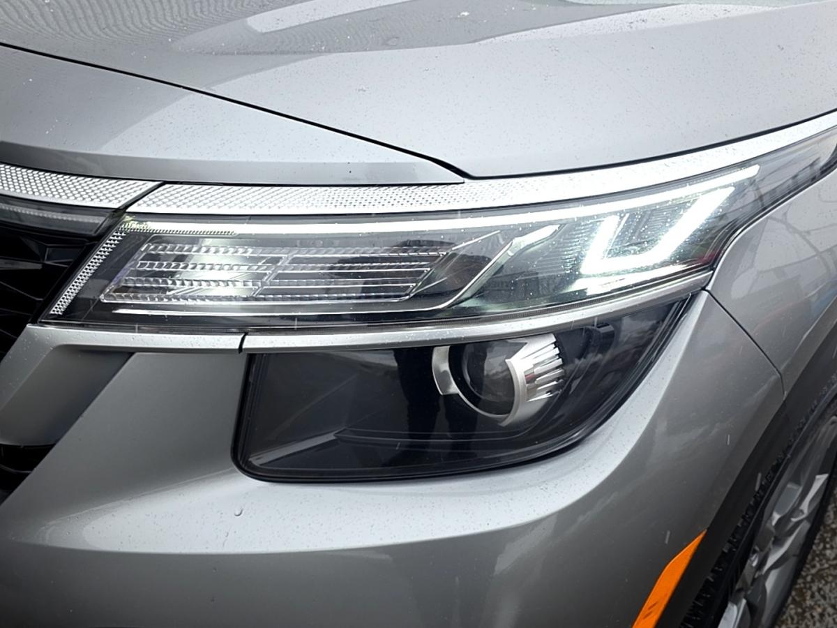 2023 Kia Seltos - Image 10