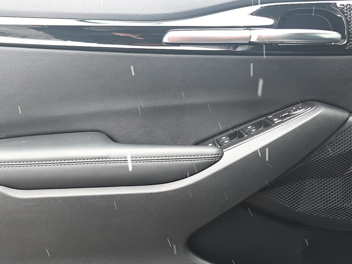 2023 Kia Seltos - Image 17