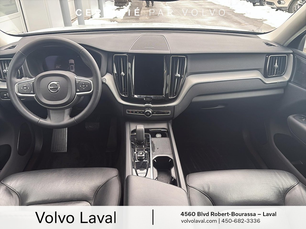 2022 Volvo XC60 - Image 16