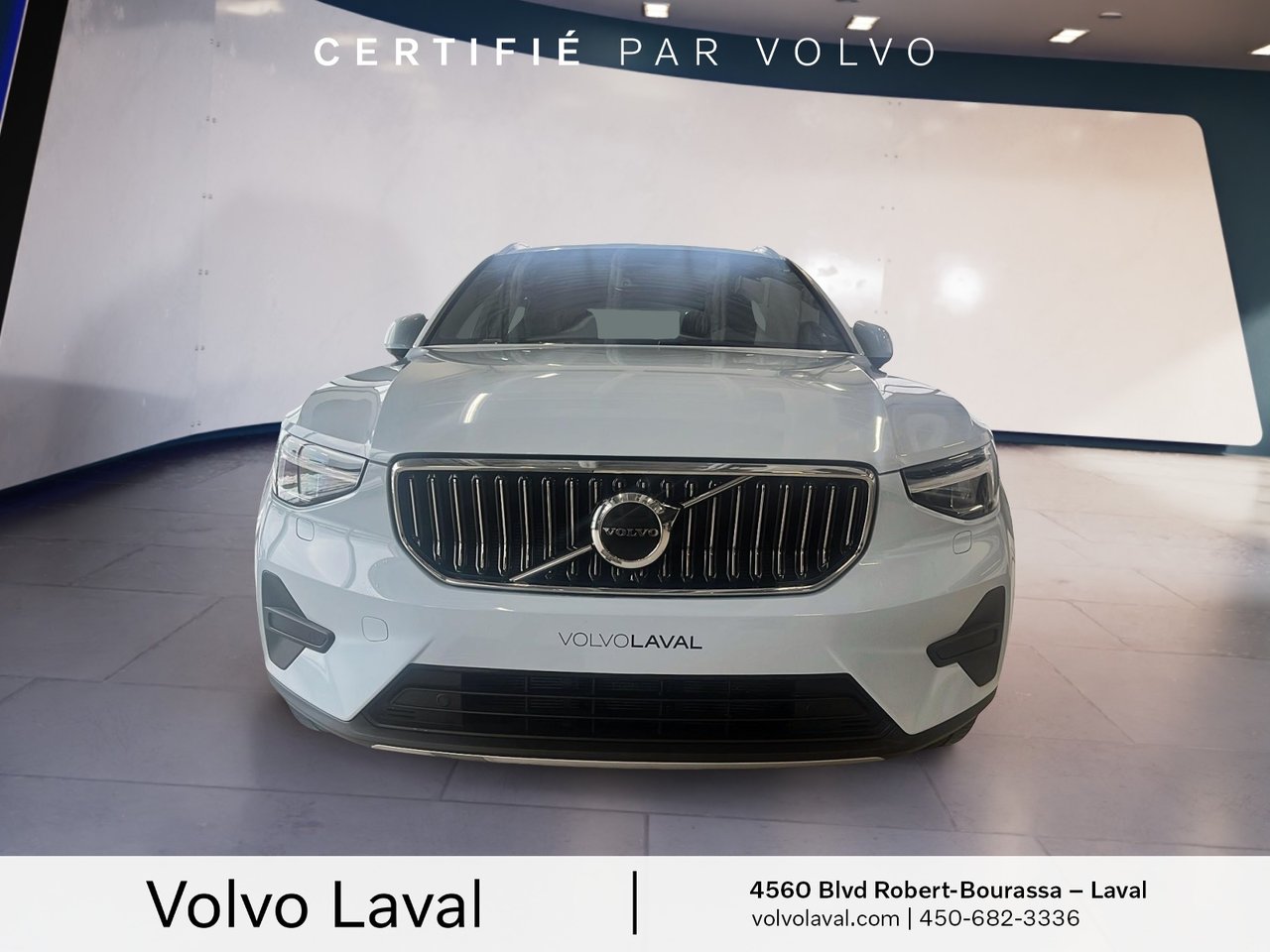 2025 Volvo XC40 - Image 2