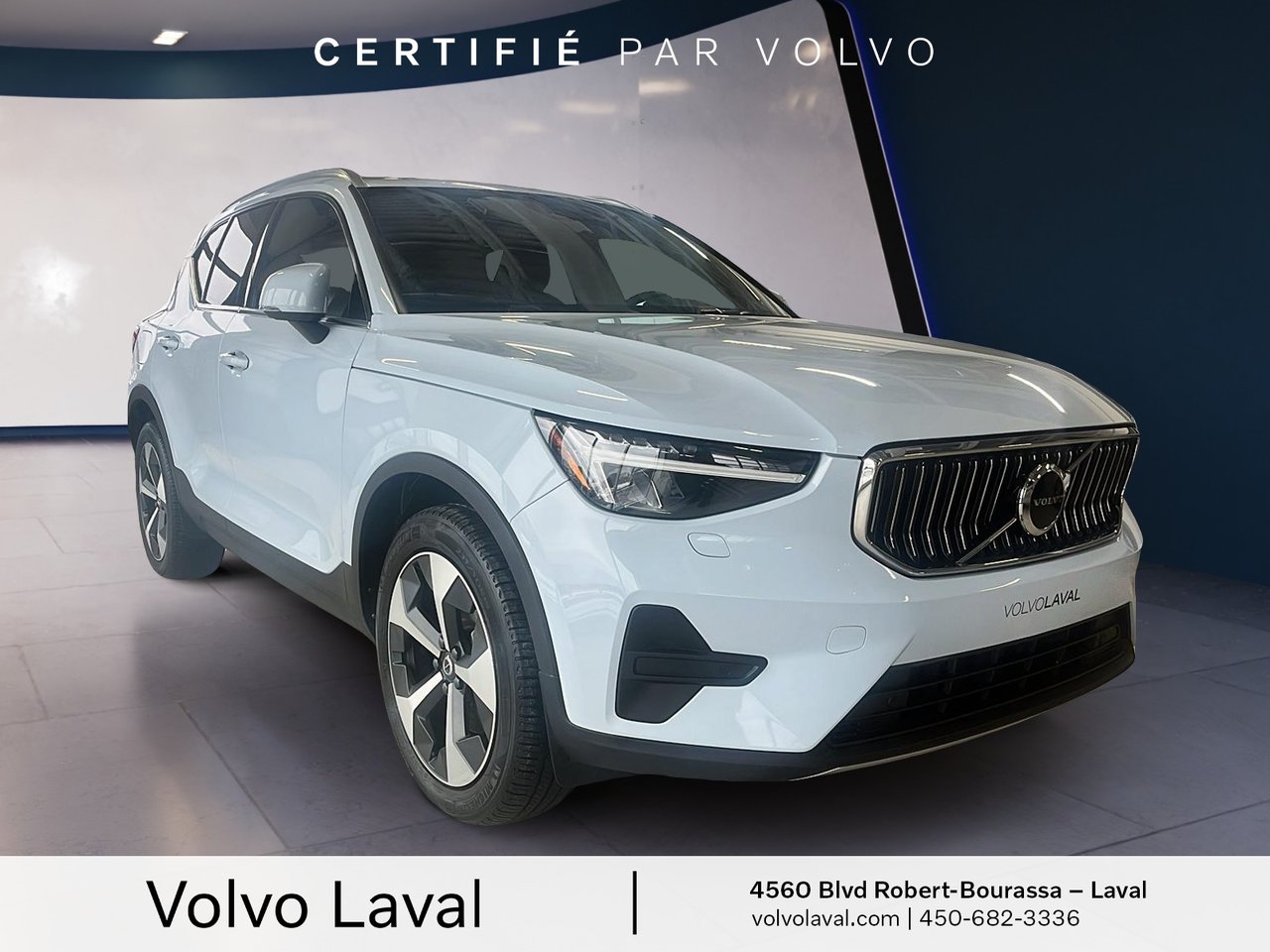 2025 Volvo XC40 - Image 3