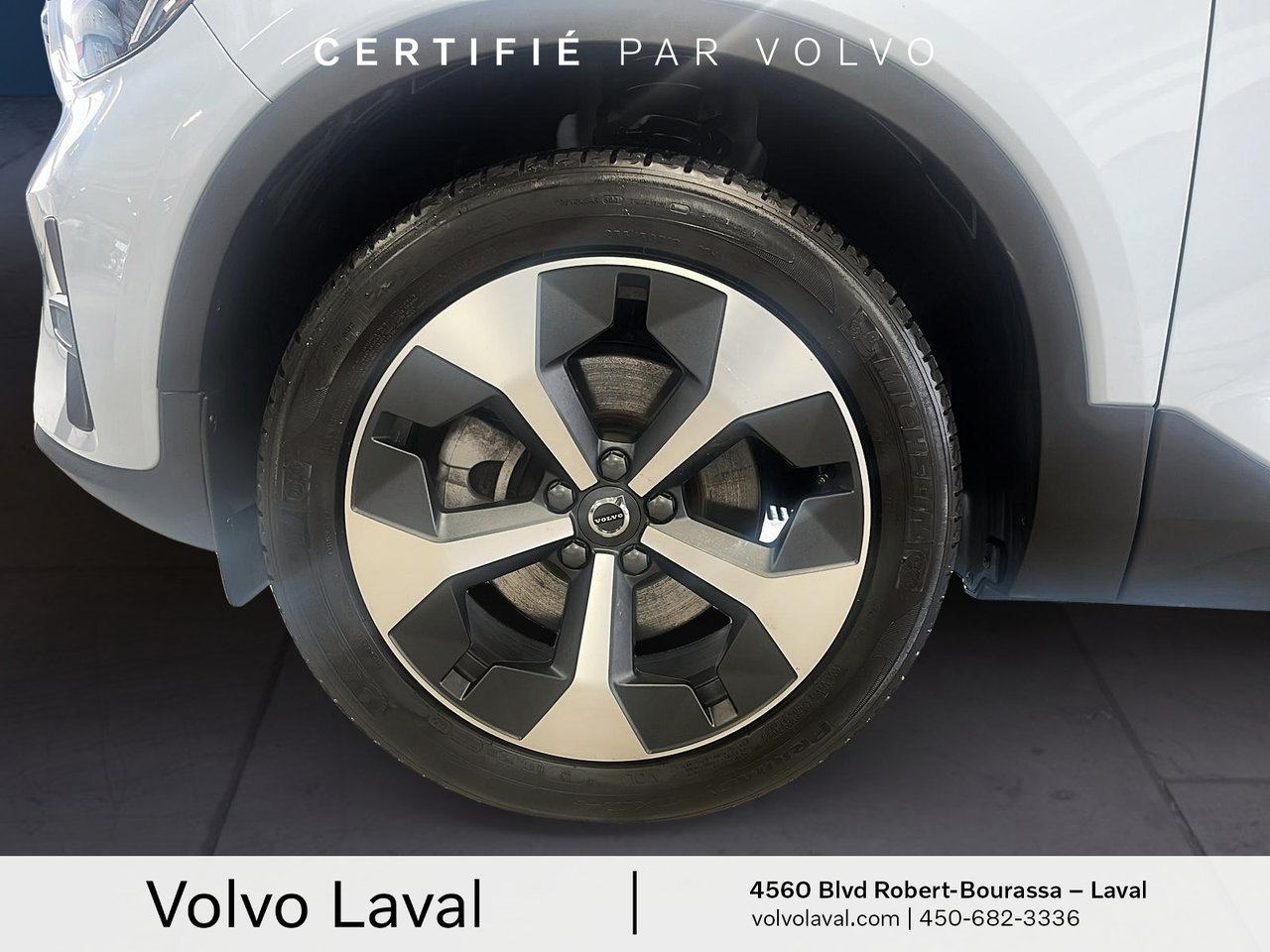 2025 Volvo XC40 - Image 4