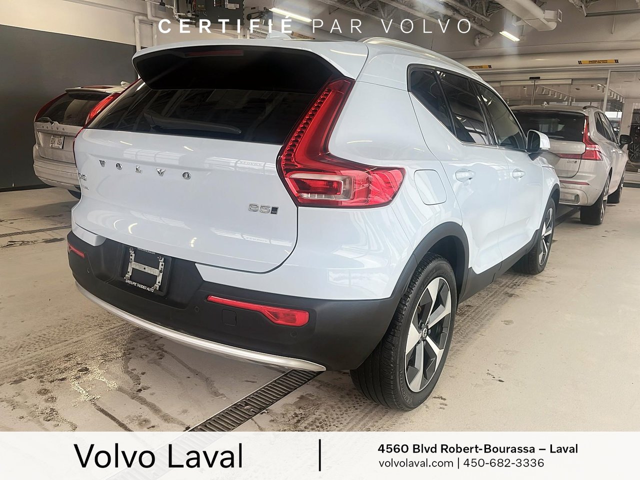 2025 Volvo XC40 - Image 8