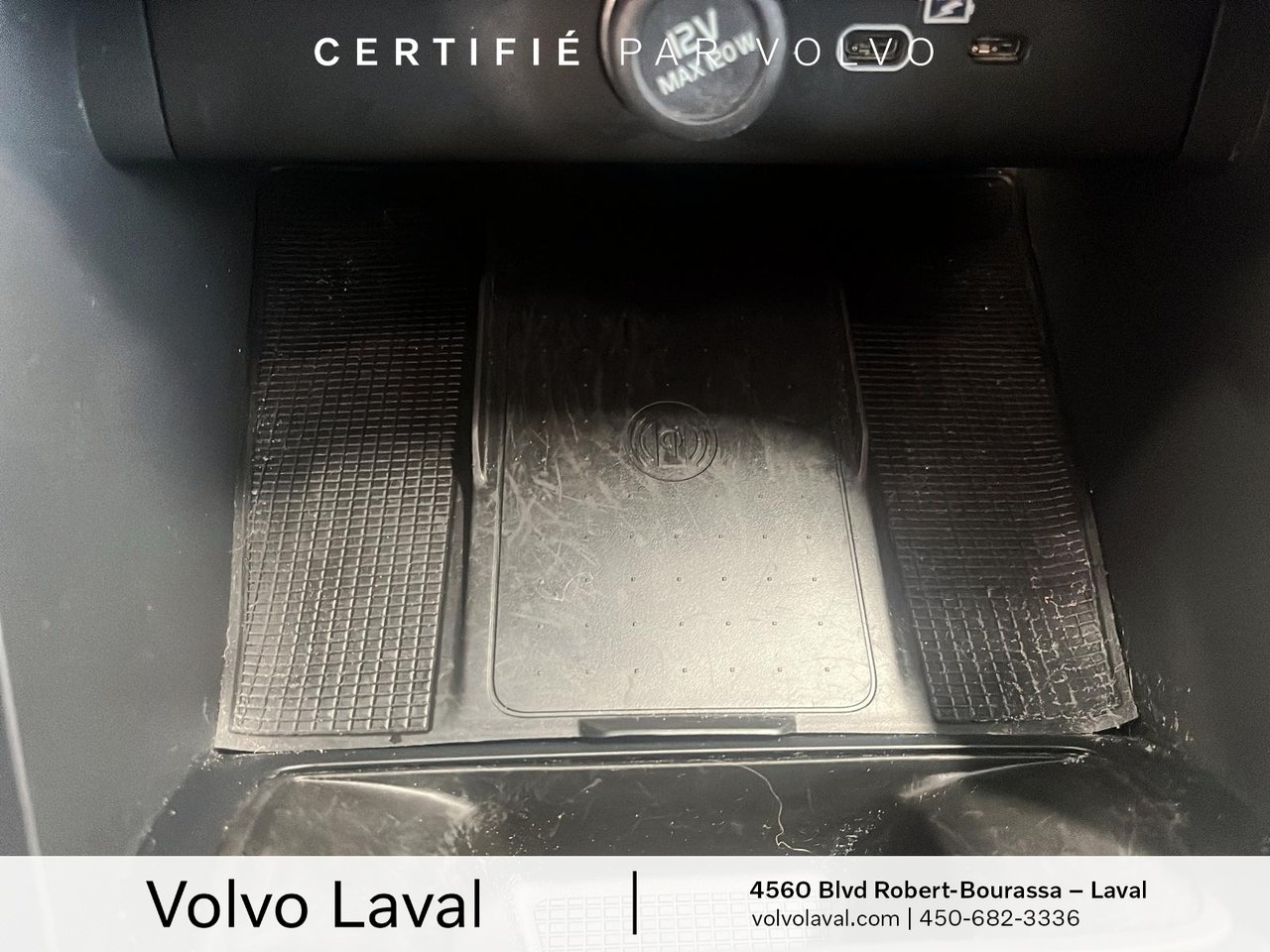 2025 Volvo XC40 - Image 14