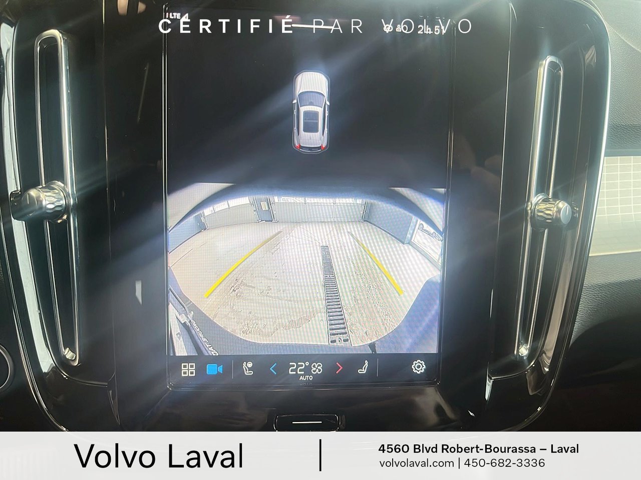 2025 Volvo XC40 - Image 15