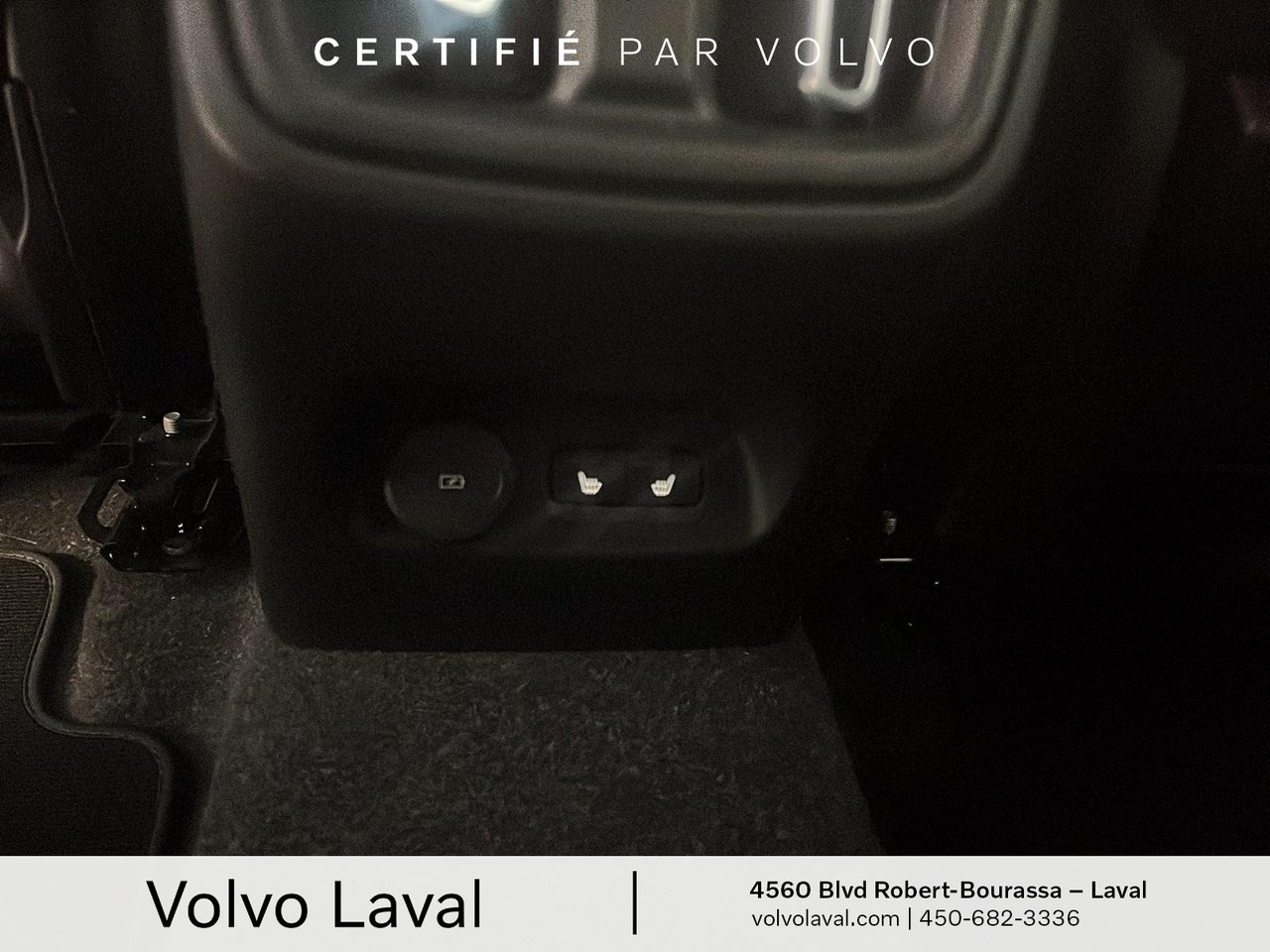 2025 Volvo XC40 - Image 17