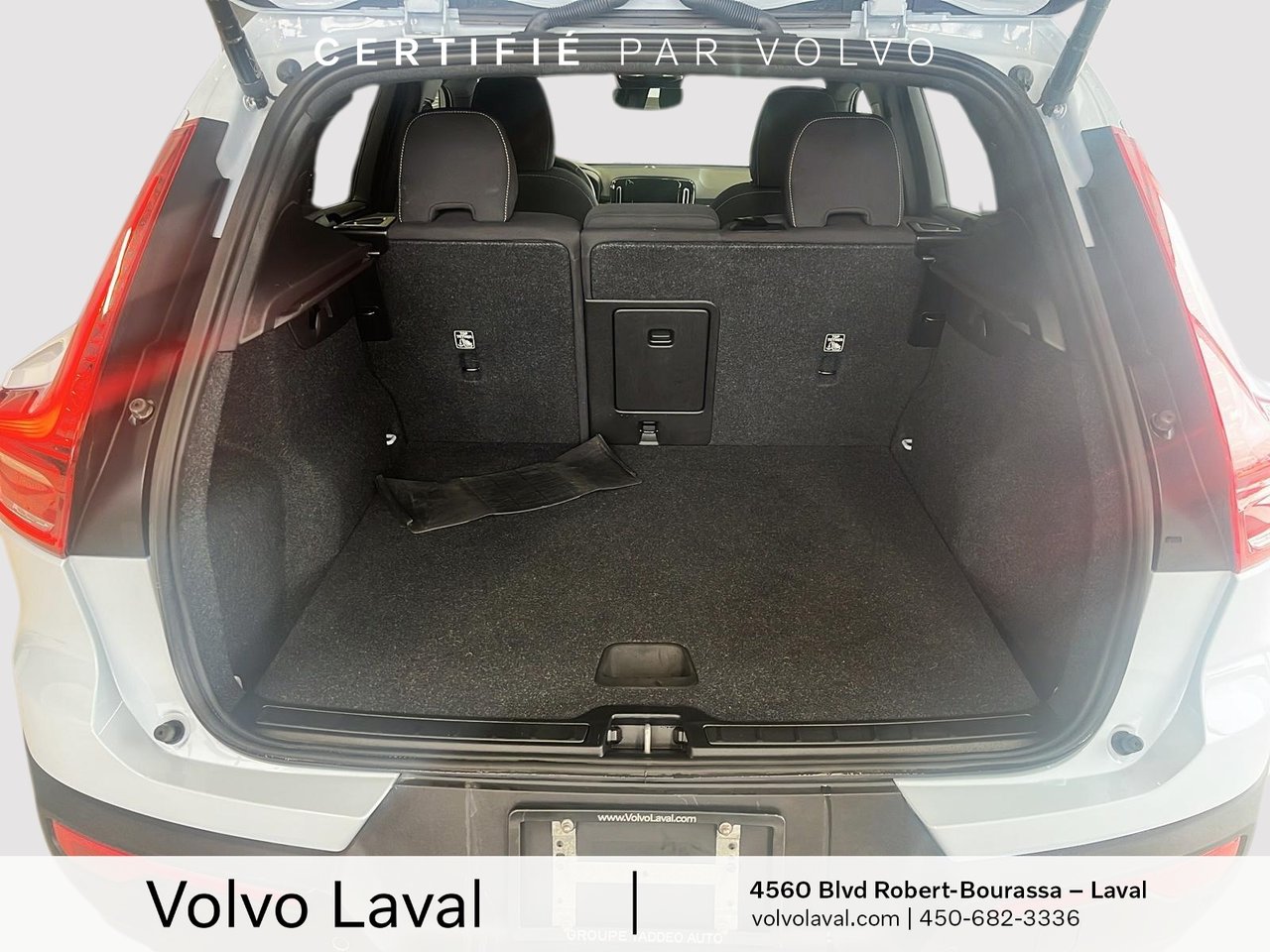 2025 Volvo XC40 - Image 19