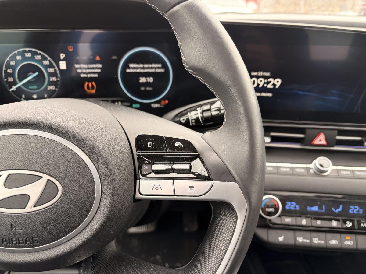 2025 Hyundai Elantra Hybrid - Image 16