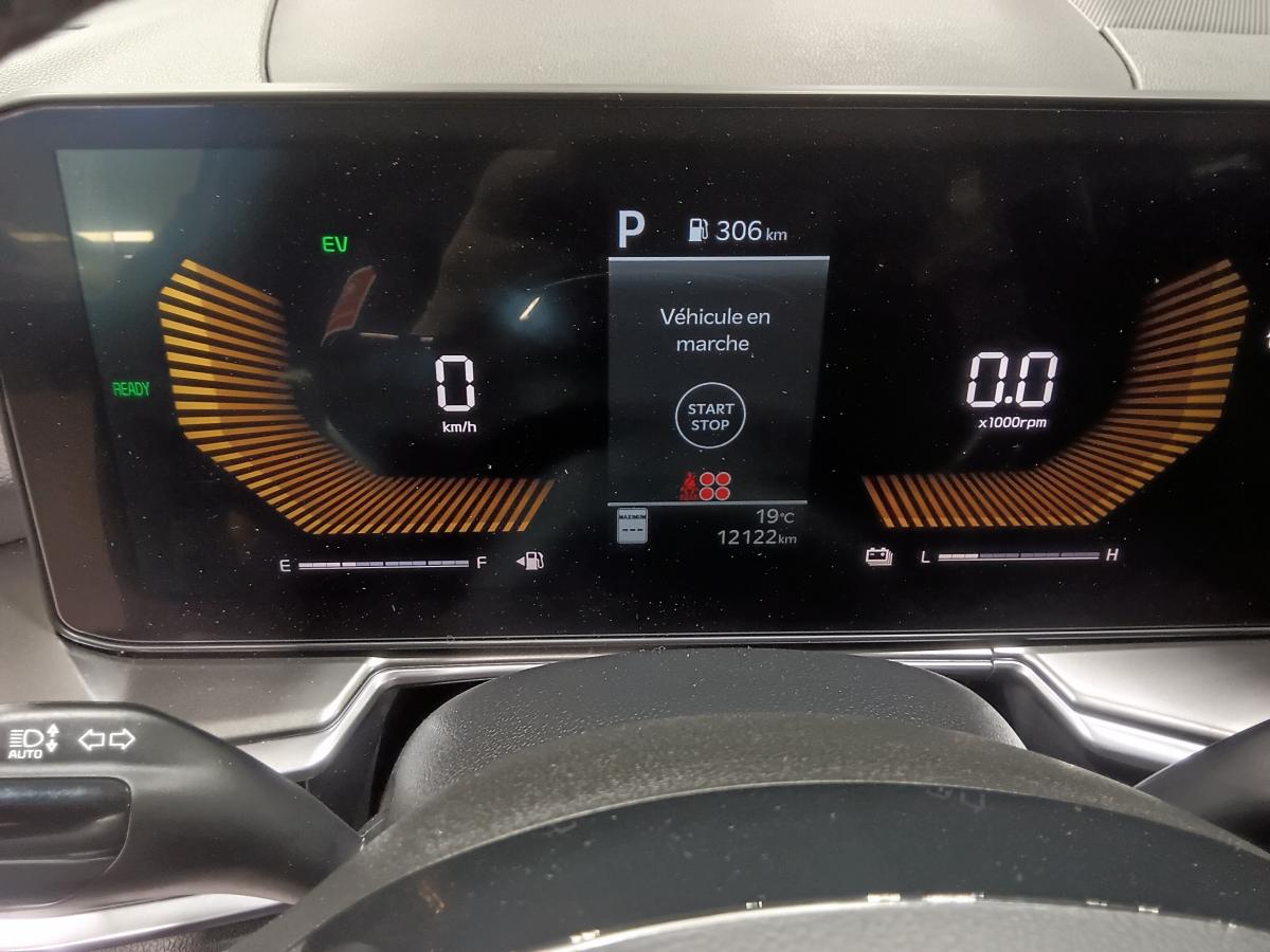 2025 Kia Sorento - Image 18