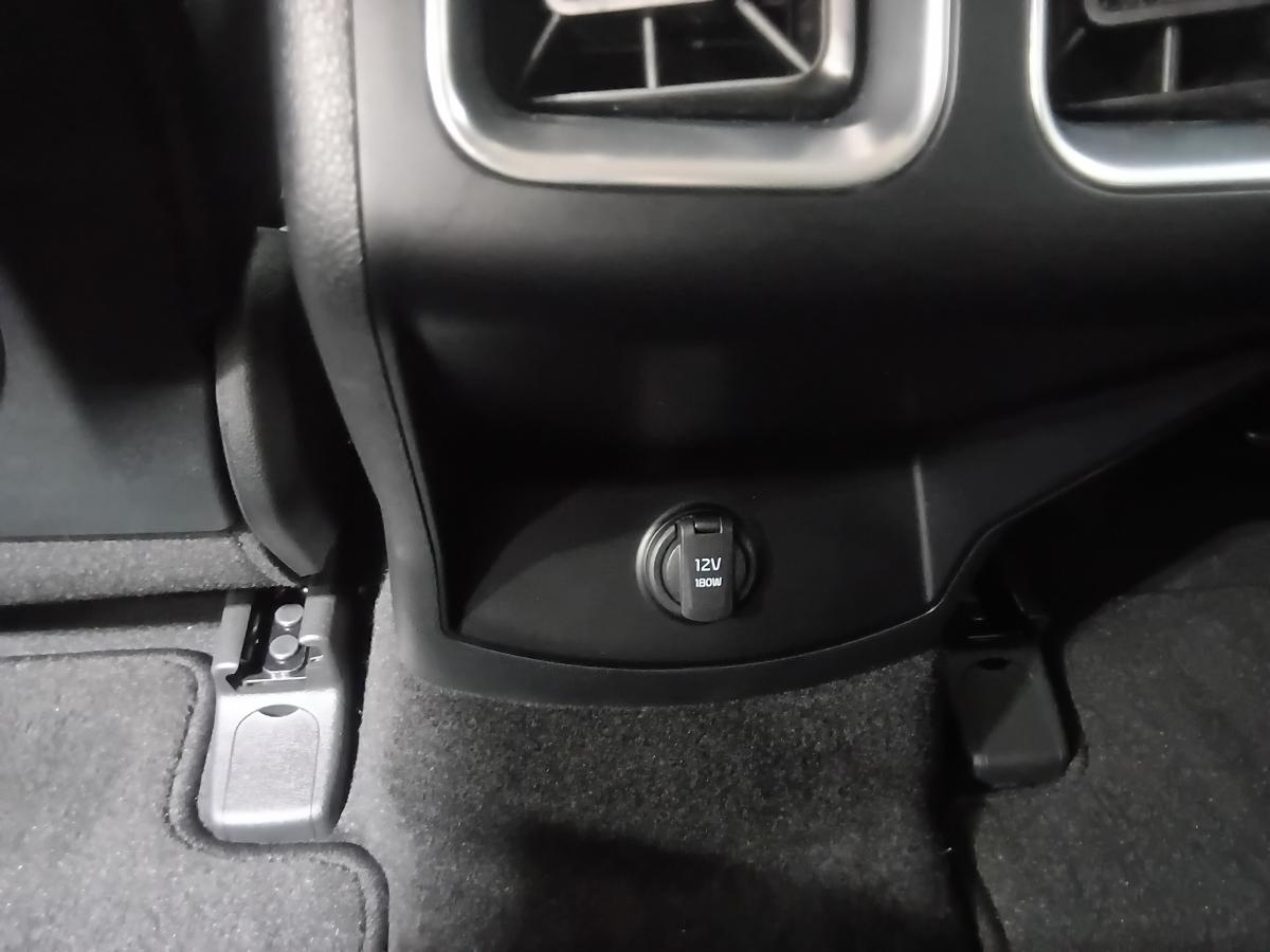 2025 Kia Sorento - Image 21