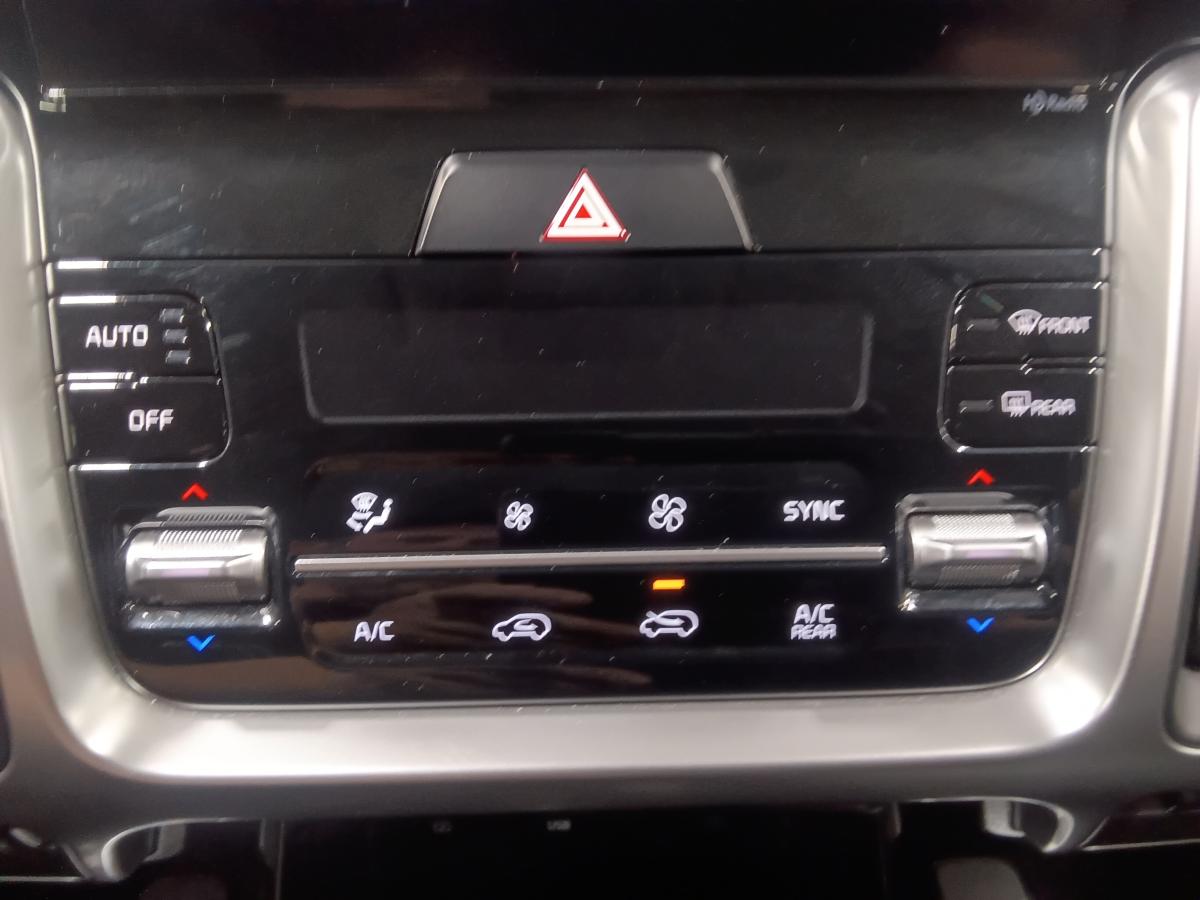 2021 Kia Sorento - Image 30