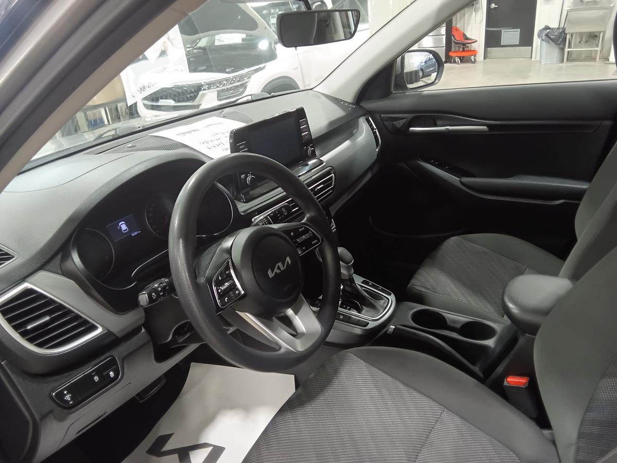 2022 Kia Seltos - Image 12