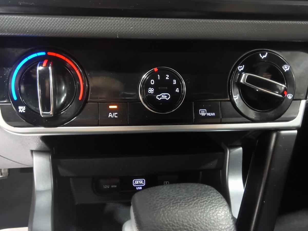 2022 Kia Seltos - Image 27