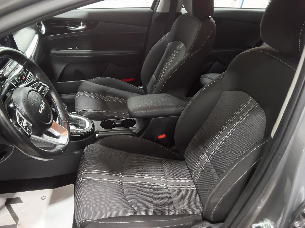 2023 Kia Forte - Image 20