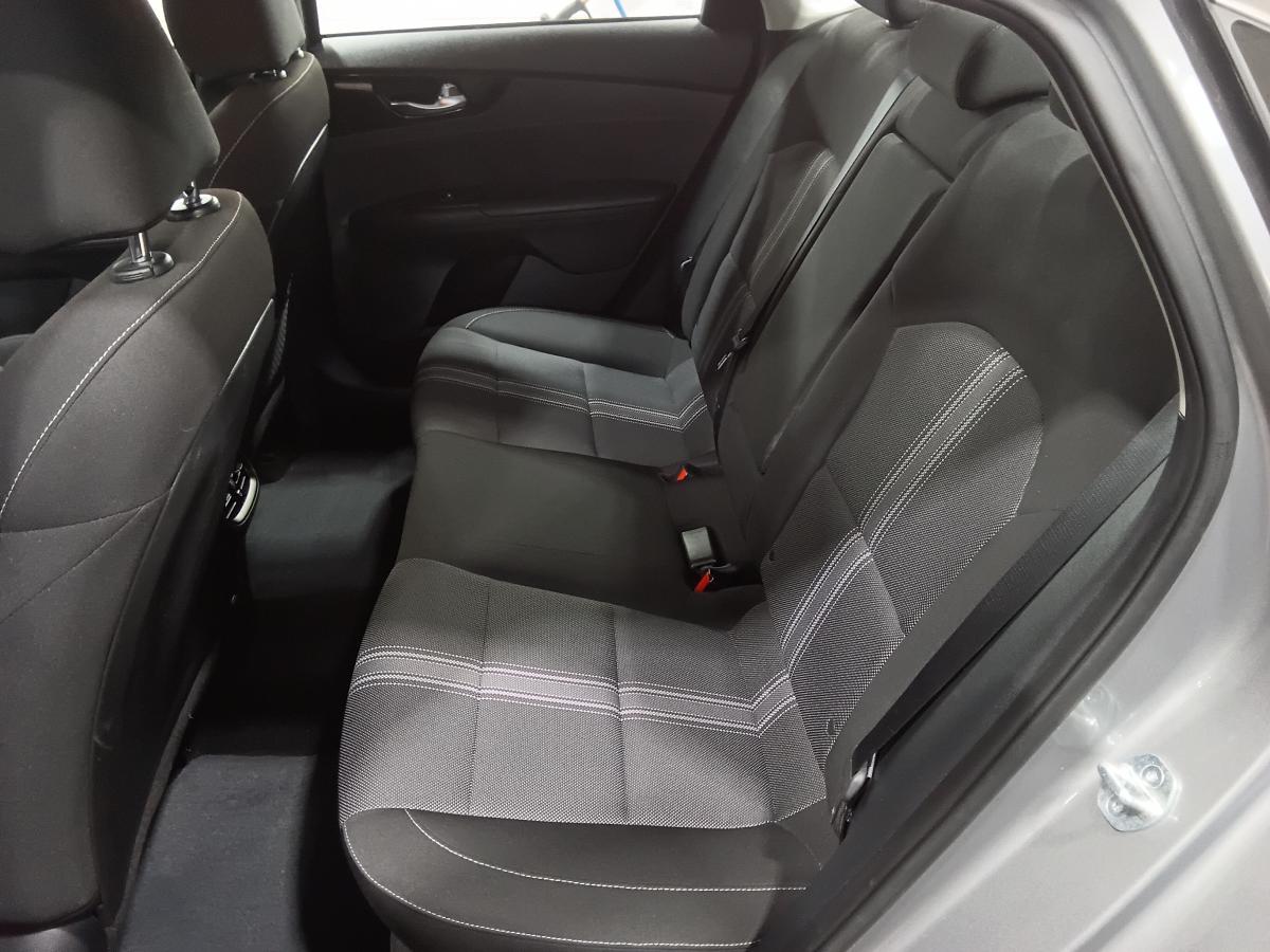 2023 Kia Forte - Image 23