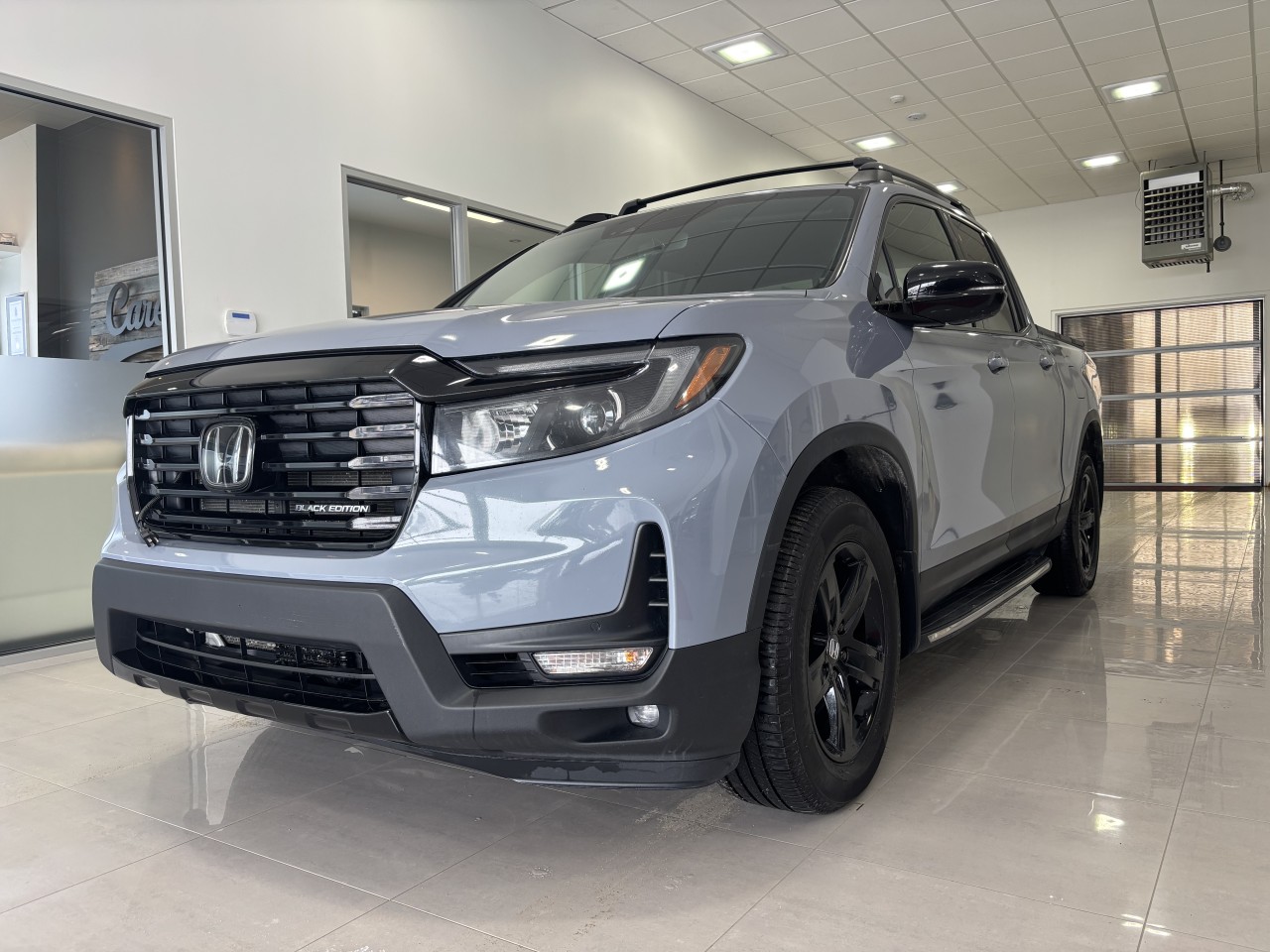 2022 Honda Ridgeline - Image 3