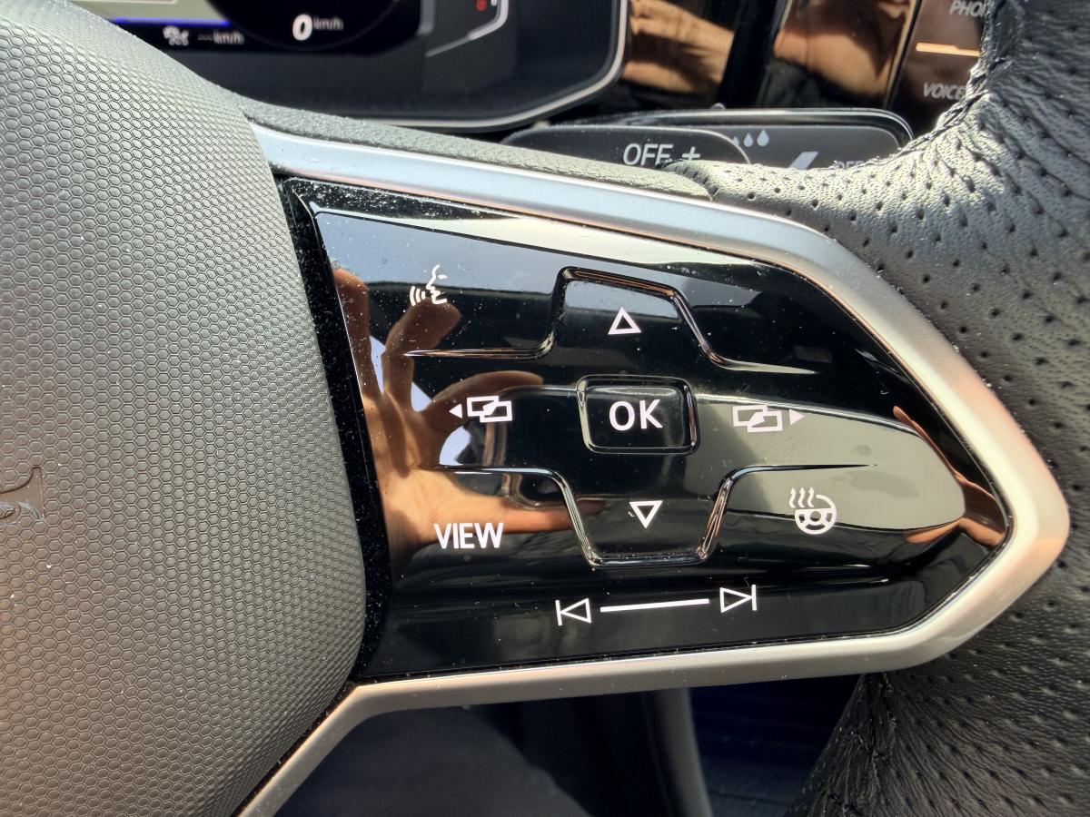 2025 Volkswagen Jetta GLI - Image 18