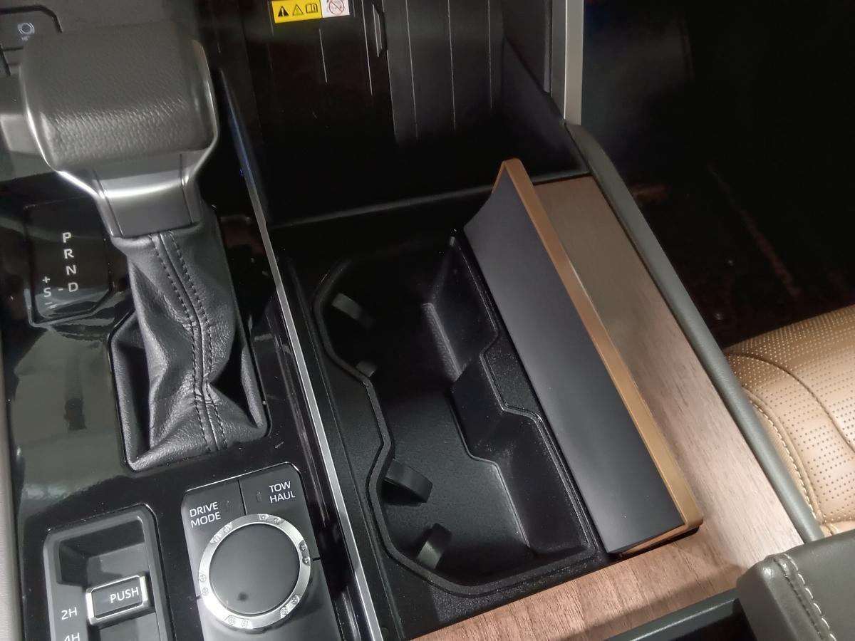 2022 Toyota Tundra Hybrid - Image 25