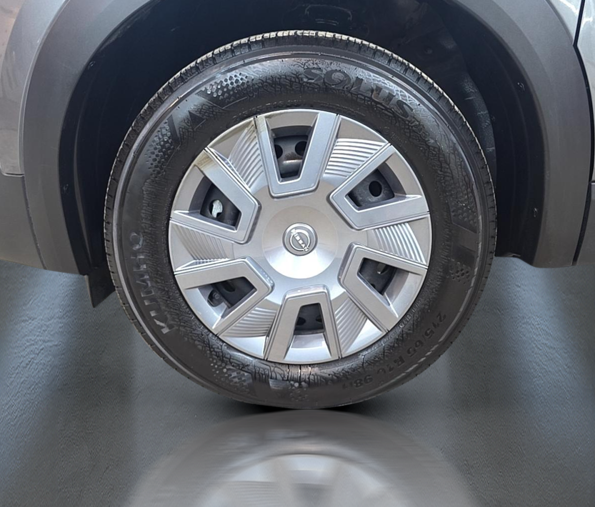 2025 Nissan Kicks - Image 10