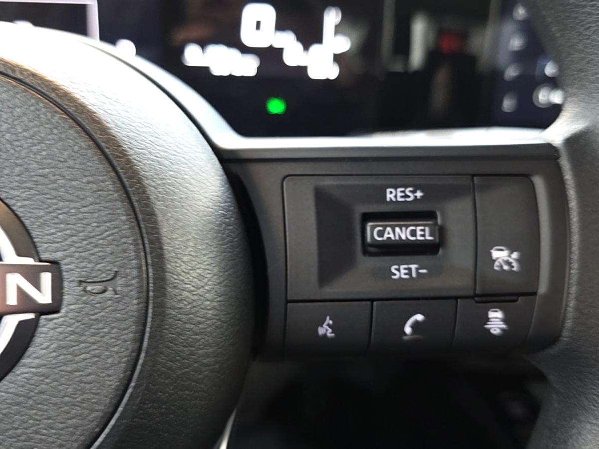 2025 Nissan Kicks - Image 21