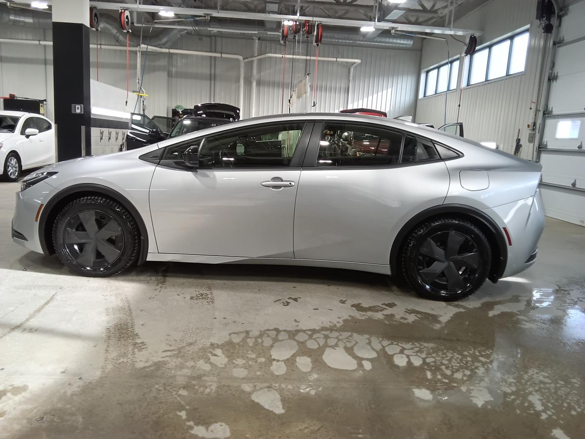 2023 Toyota Prius Prime - Image 38