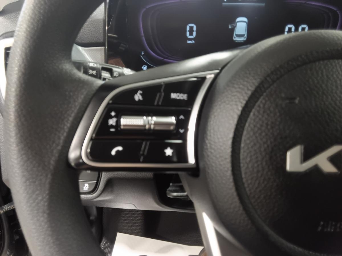 2024 Kia Seltos - Image 17