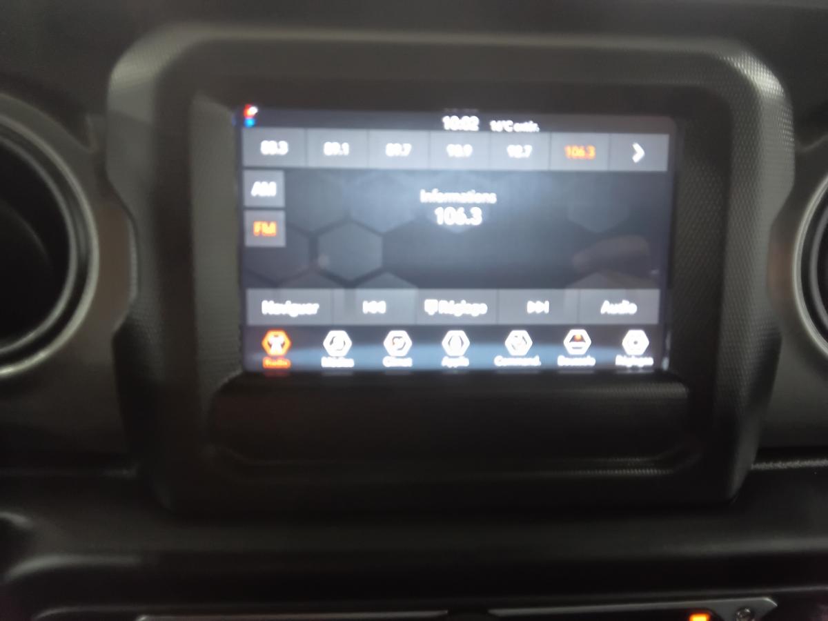 2022 Jeep Wrangler - Image 31