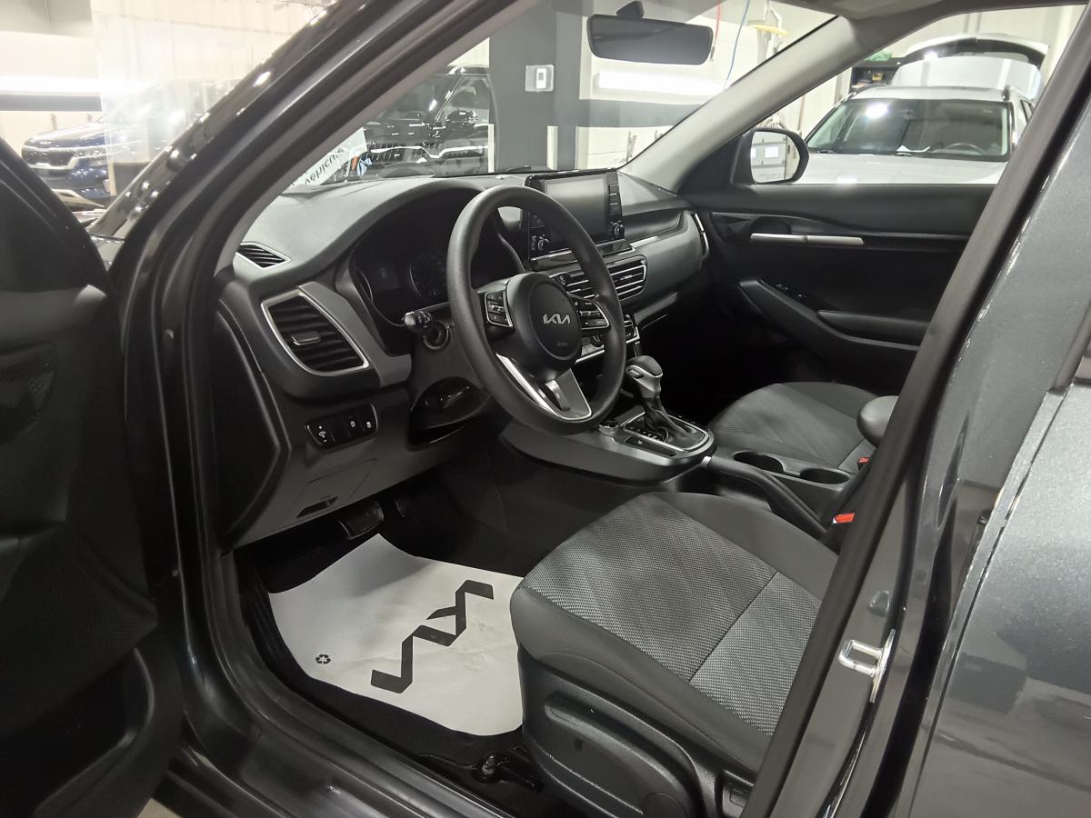 2022 Kia Seltos - Image 14