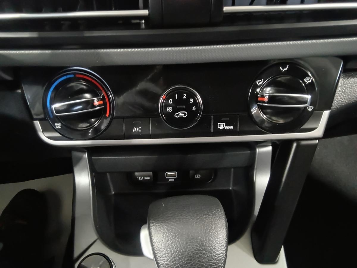 2022 Kia Seltos - Image 27