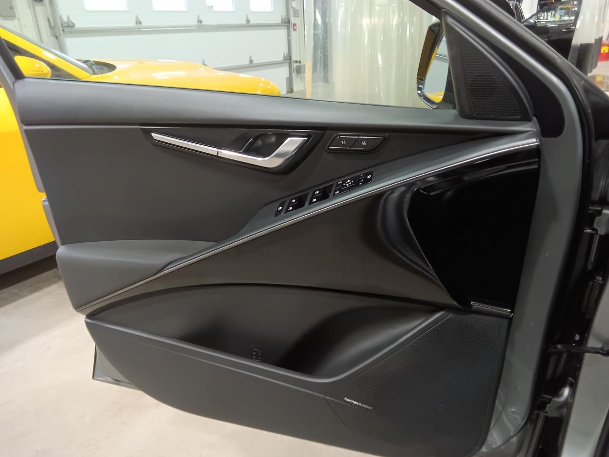 2023 Kia Niro EV - Image 14