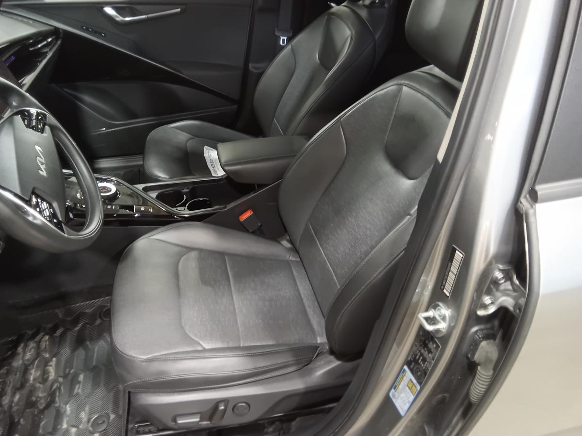 2023 Kia Niro EV - Image 18