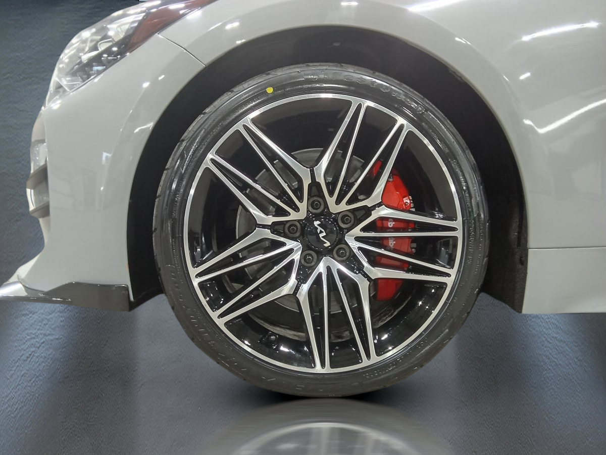 2023 Kia Stinger - Image 6