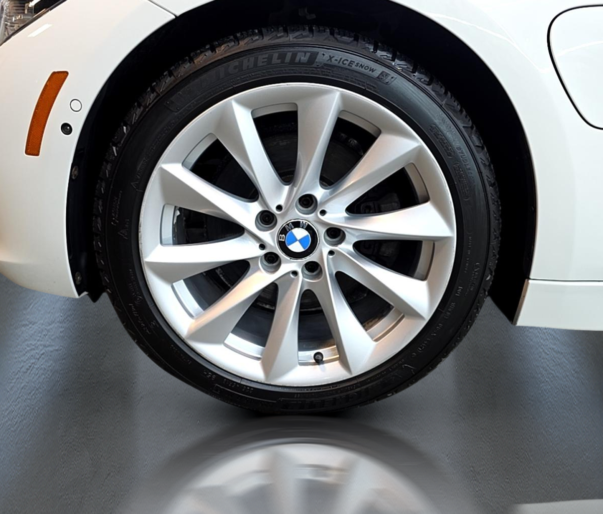 2017 BMW 330e - Image 6