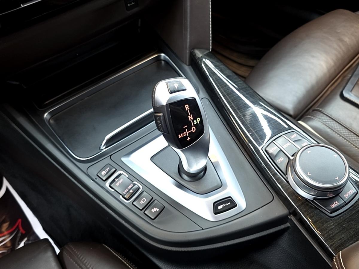 2017 BMW 330e - Image 17