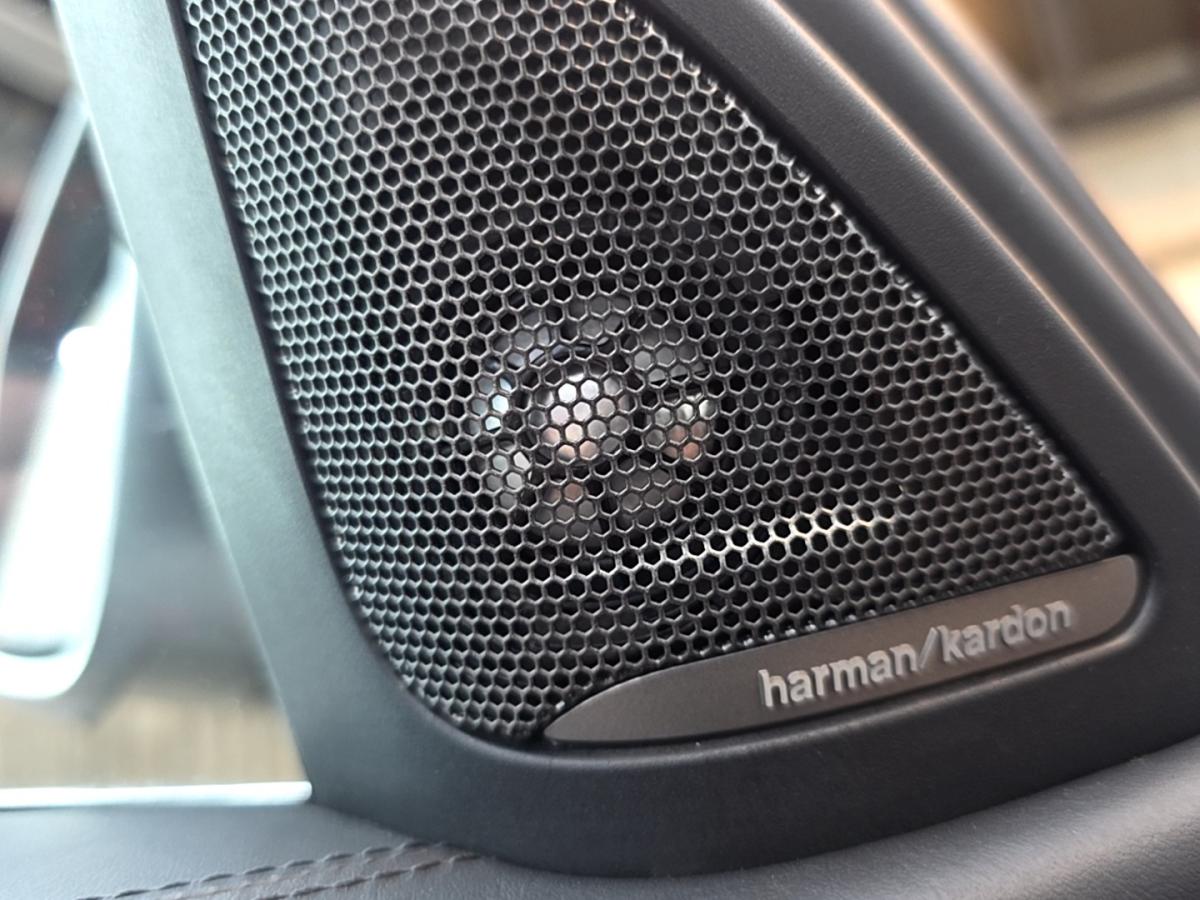 2017 BMW 330e - Image 24