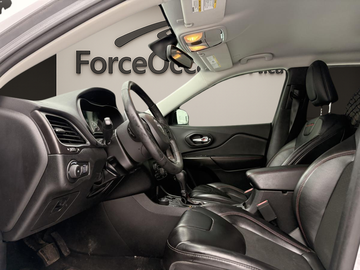 2021 Jeep Cherokee - Image 5