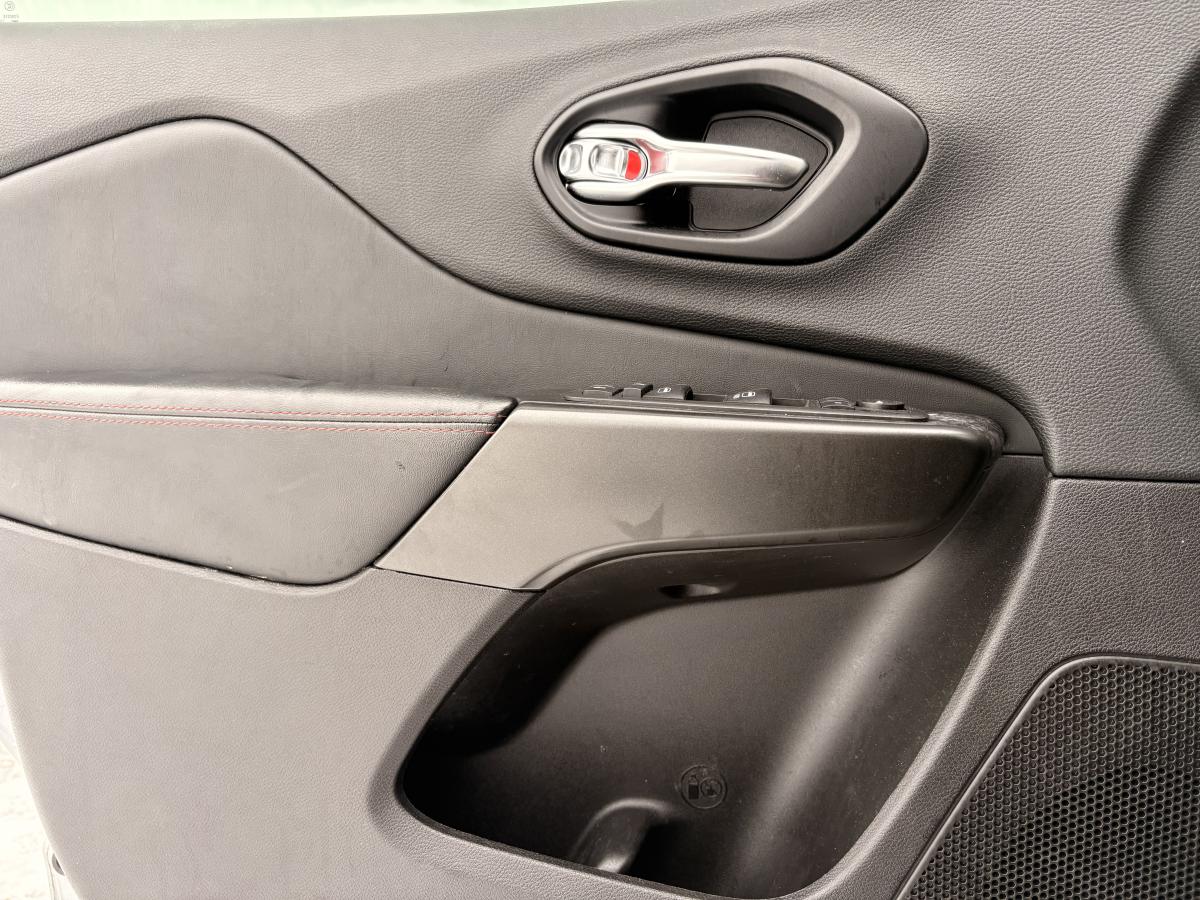 2021 Jeep Cherokee - Image 17