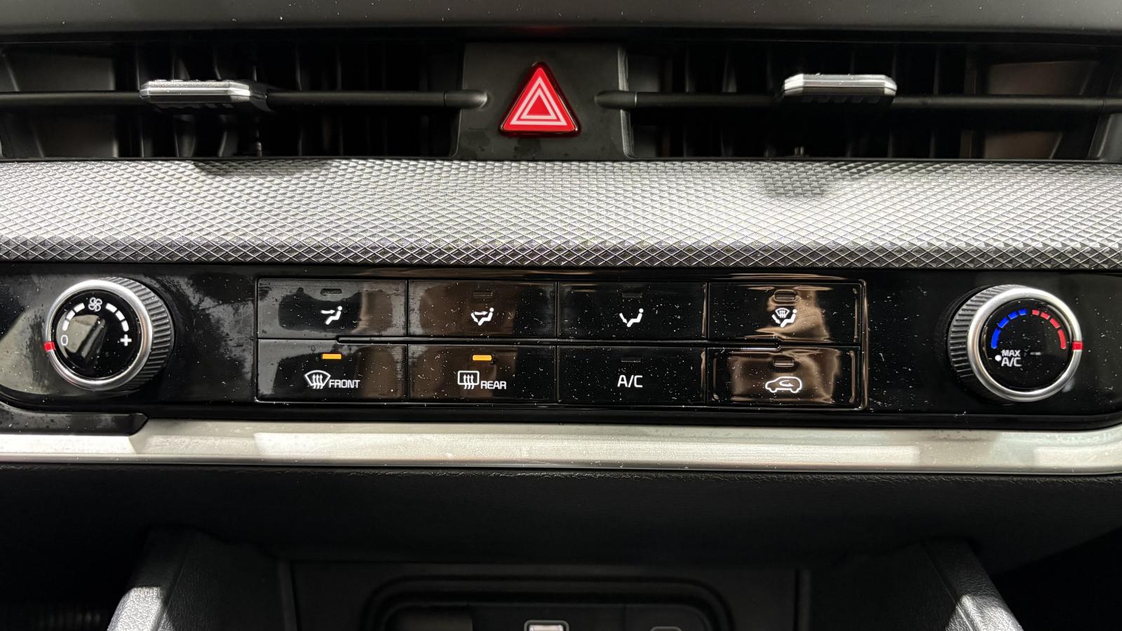 2024 Kia Sportage - Image 25