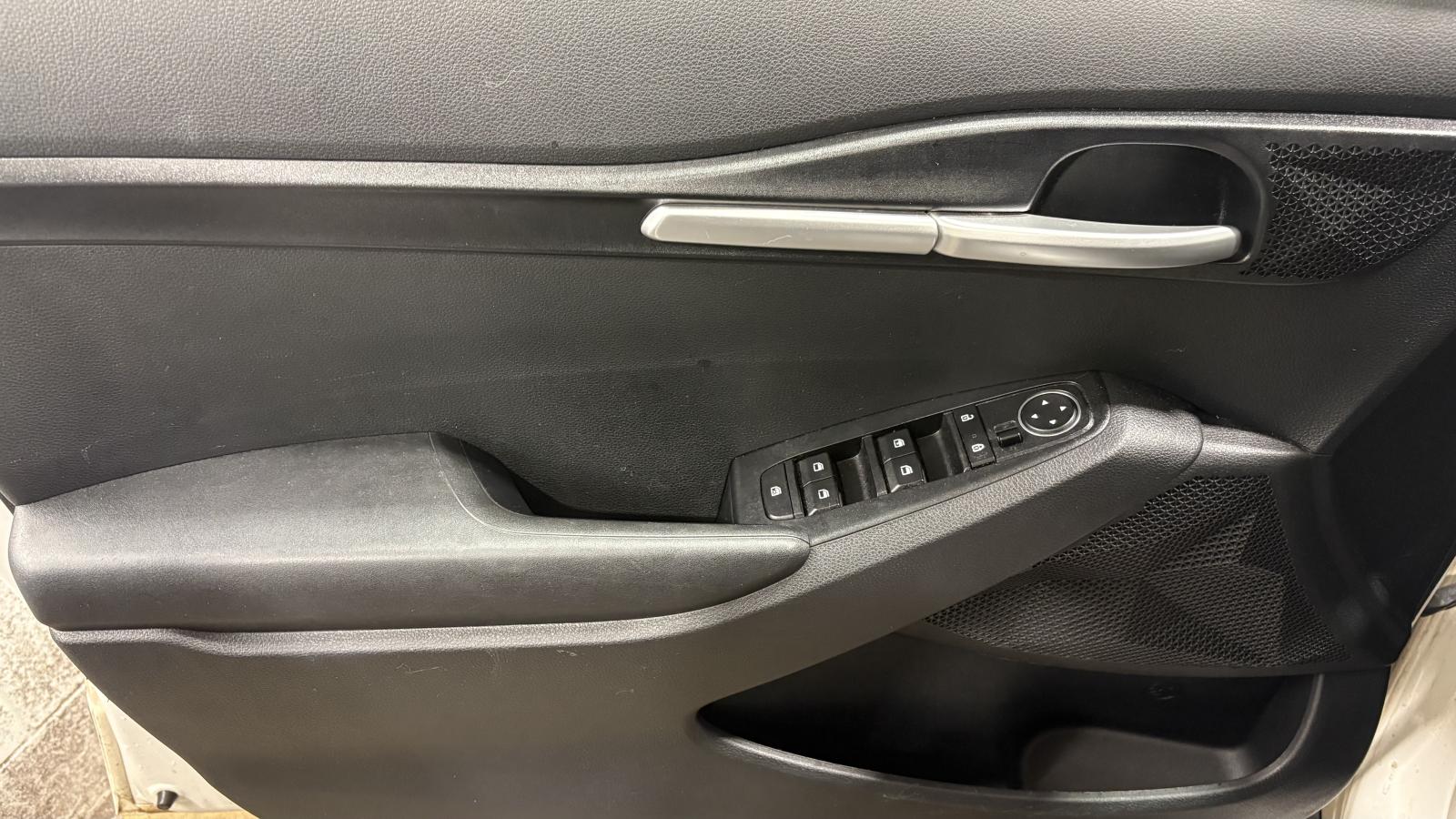 2021 Kia Seltos - Image 11