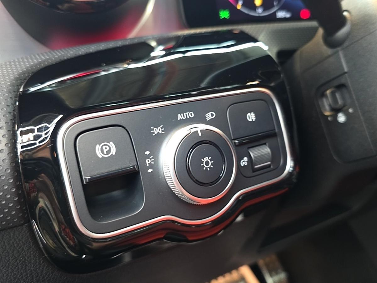 2024 Mercedes-Benz CLA 35 AMG - Image 24