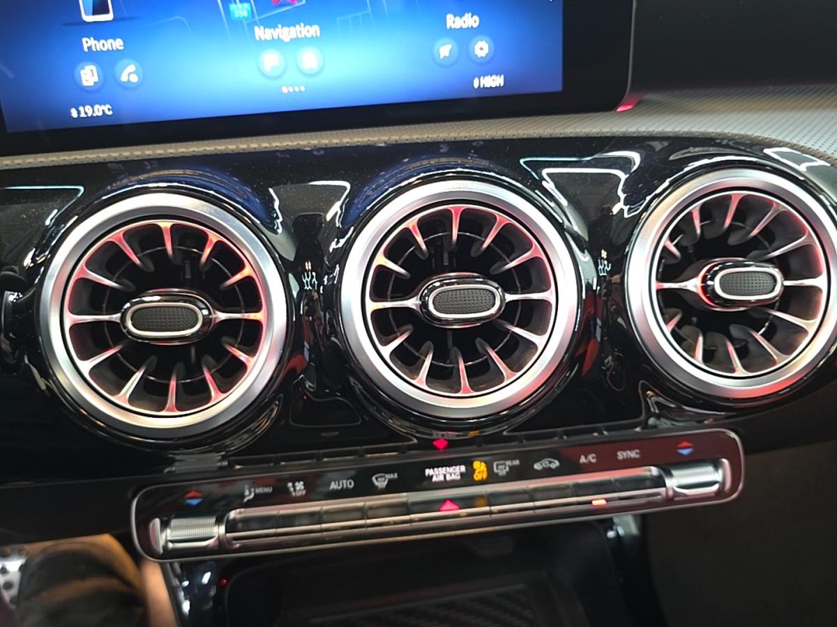 2024 Mercedes-Benz CLA 35 AMG - Image 25